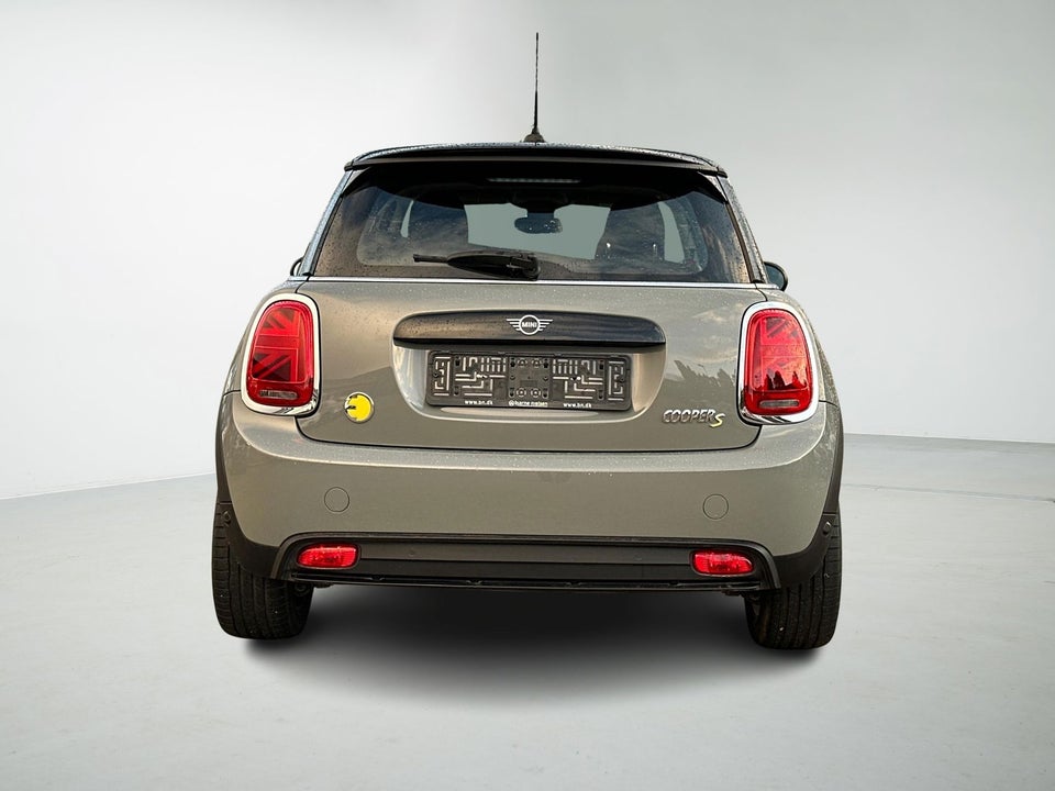 MINI Cooper SE Essential 3d