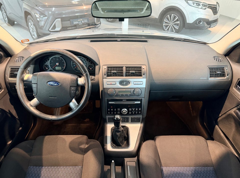 Ford Mondeo 2,0 145 Ambiente stc. 5d