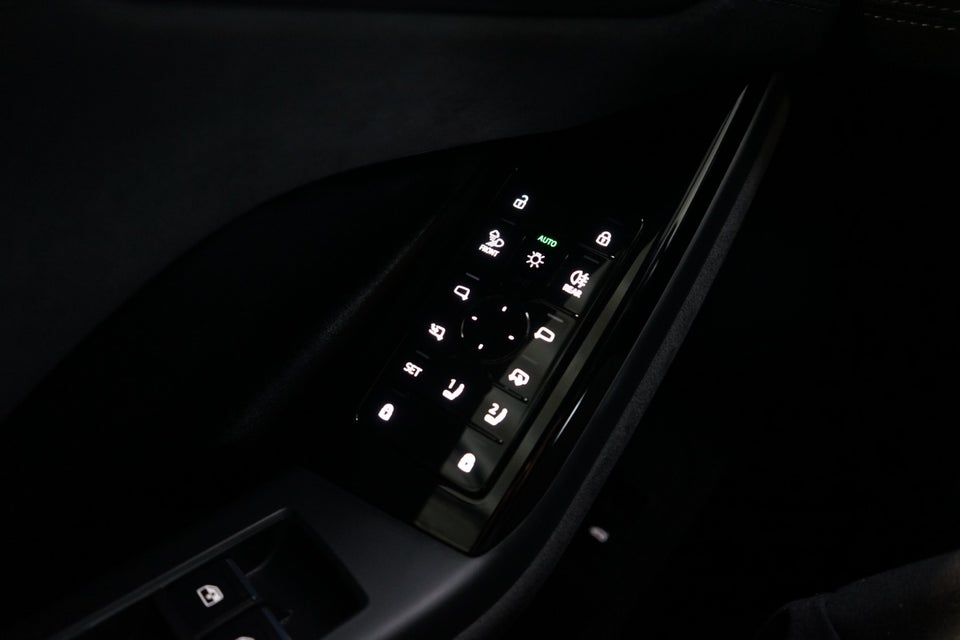 Audi SQ6 e-tron quattro 5d