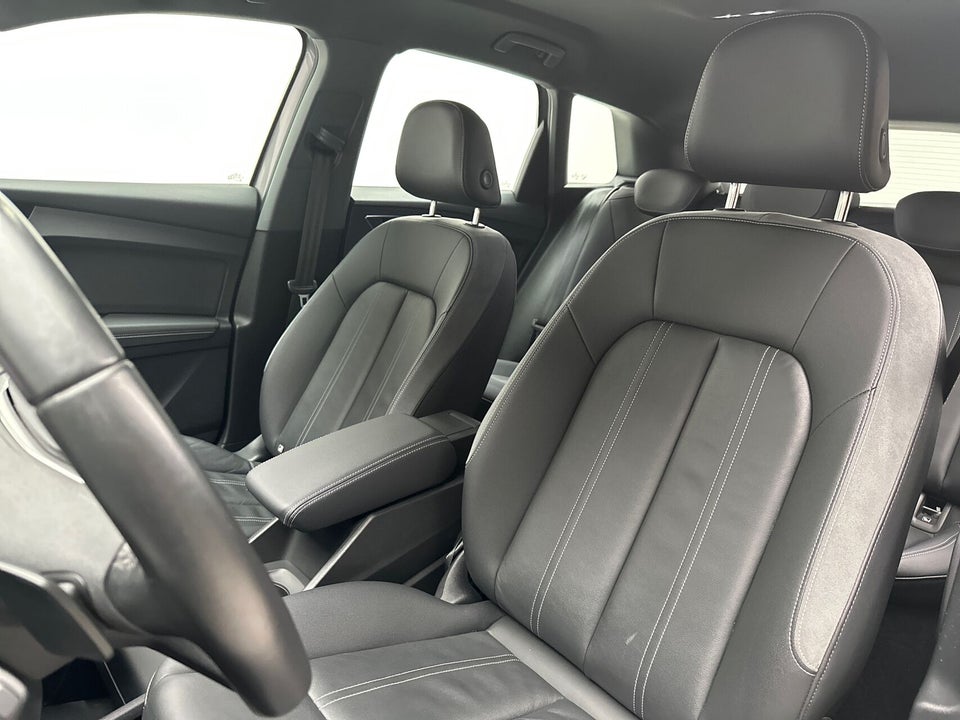 Audi Q4 e-tron 40  5d