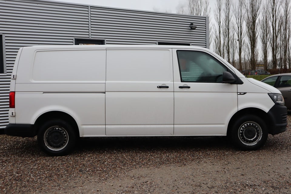 VW Transporter 2,0 TDi 102 Kassevogn lang