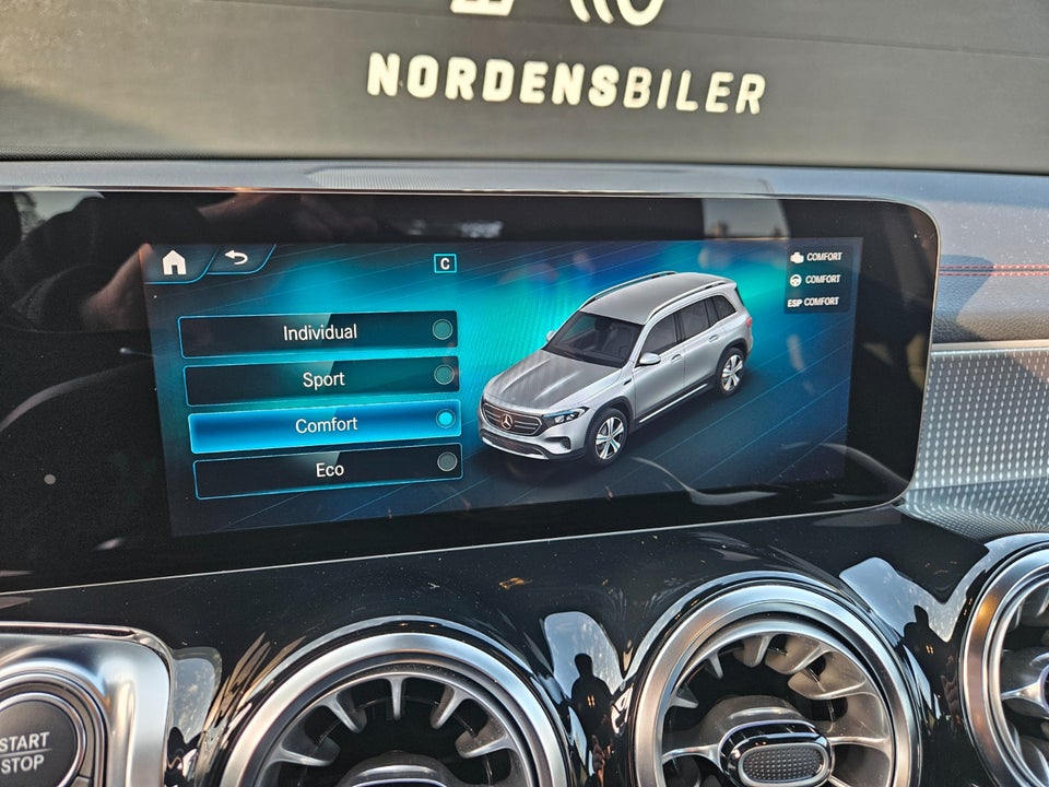 Mercedes EQB250 AMG Line 5d