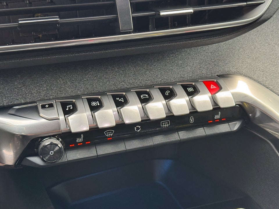 Peugeot 3008 1,6 Hybrid Allure Limited EAT8 5d