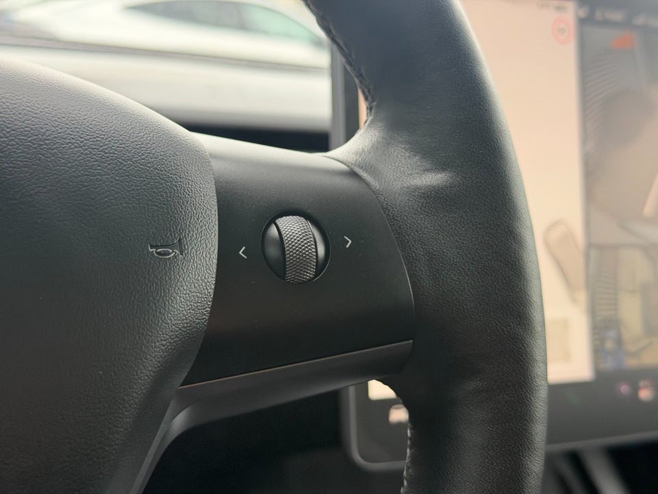Tesla Model 3 Long Range AWD 4d