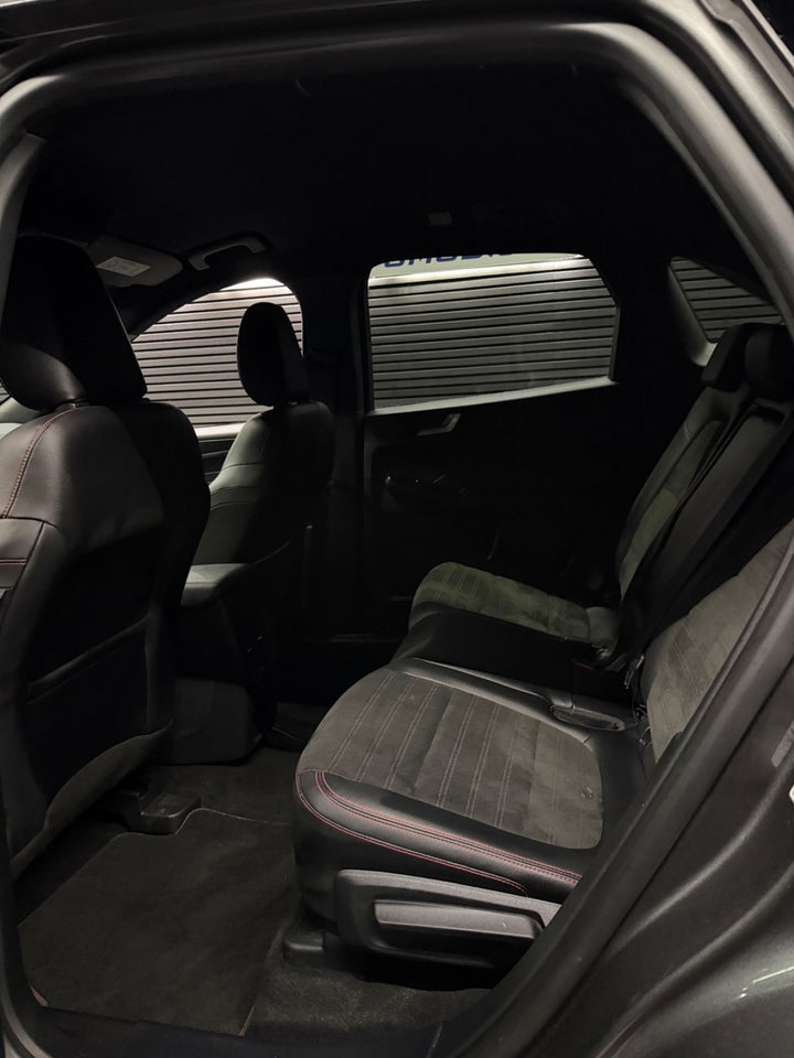 Ford Kuga 2,5 HEV ST-Line X CVT 5d