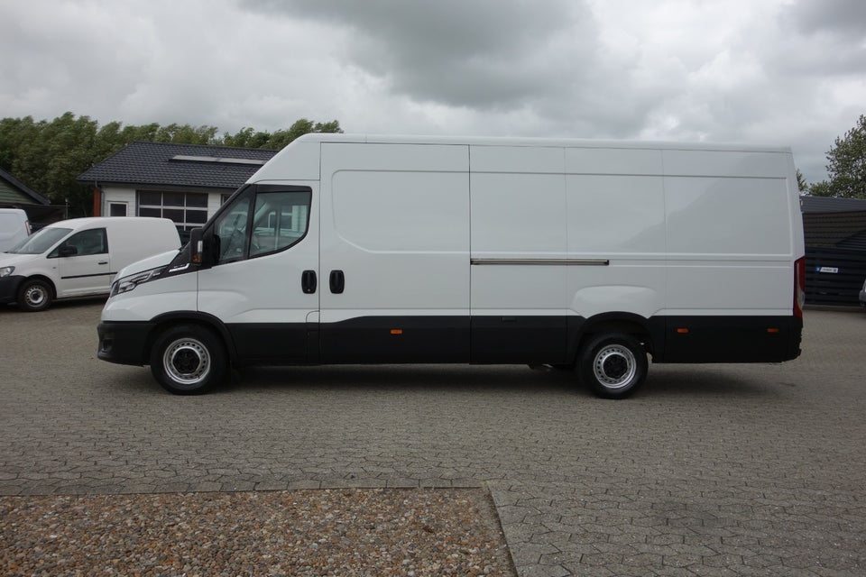 Iveco Daily 2,3 35S16 16m³ Van AG8