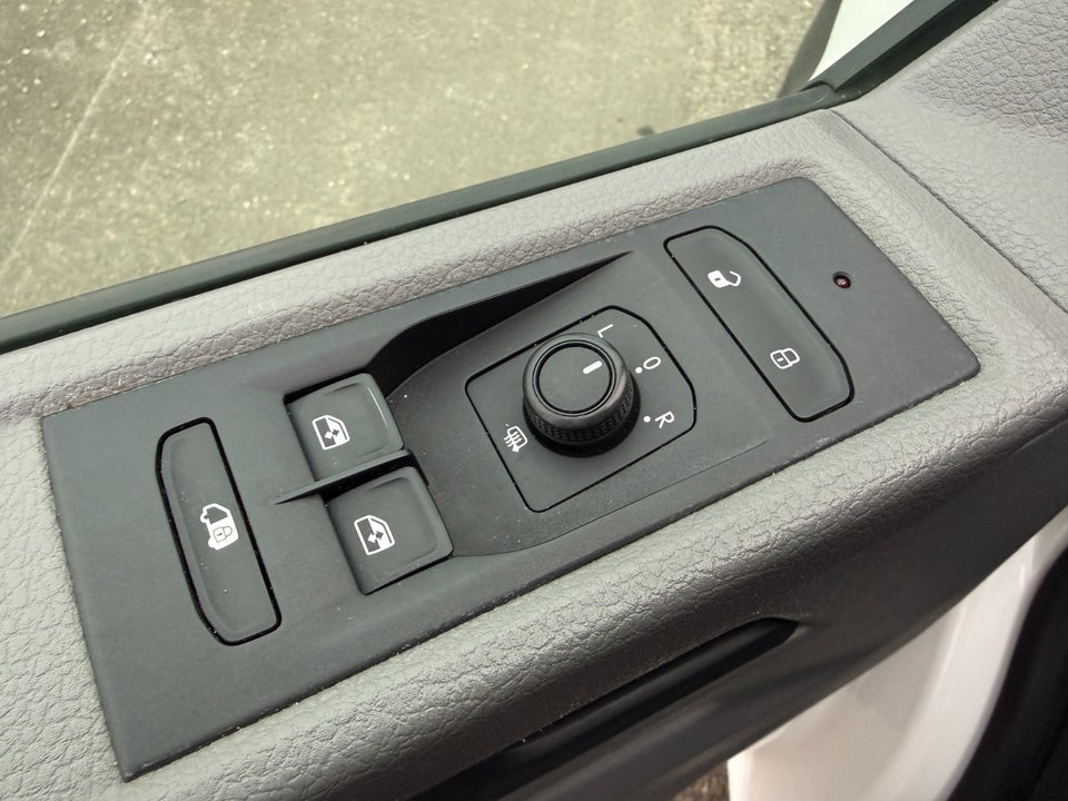 VW Transporter 2,0 TDi 150 Kassevogn DSG lang