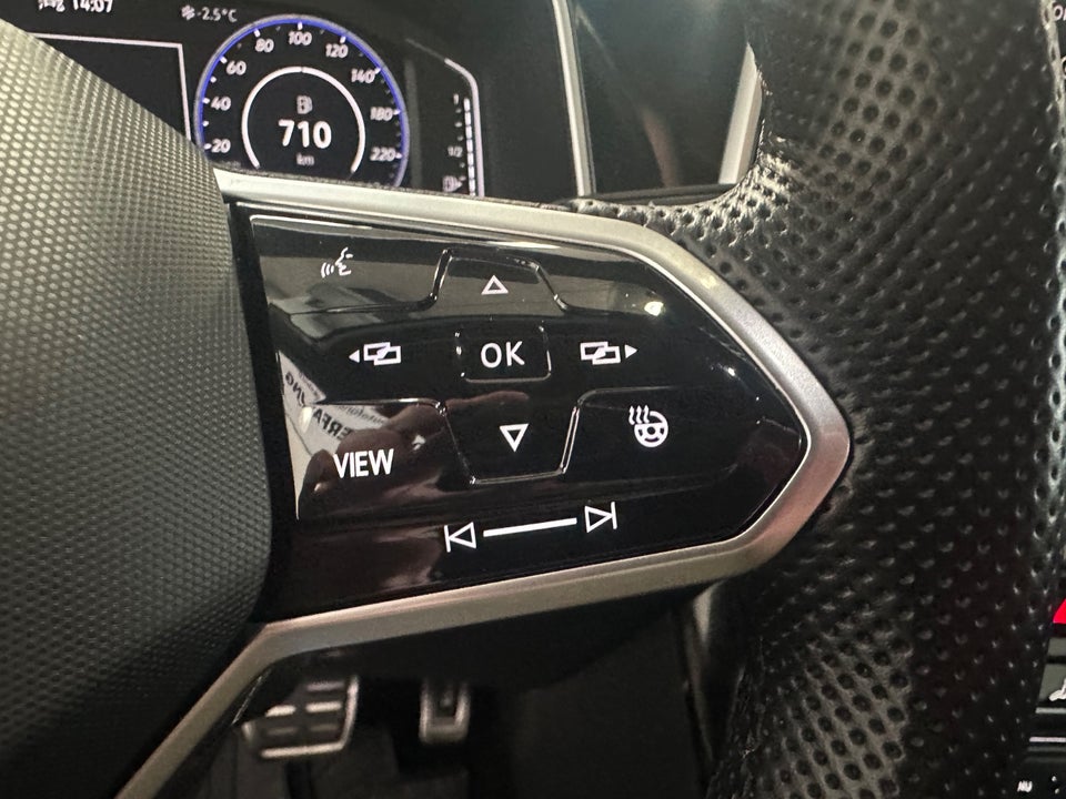 VW T-Roc 1,5 TSi 150 R-line DSG Van 5d