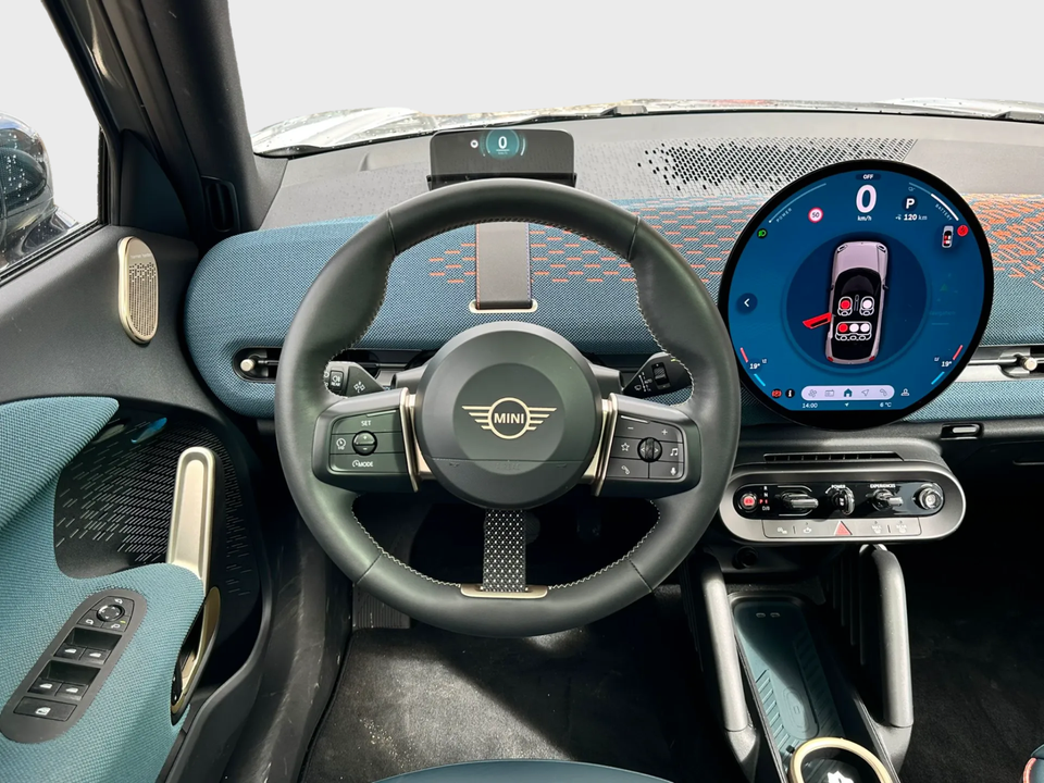 MINI Aceman E Favoured Trim L 5d