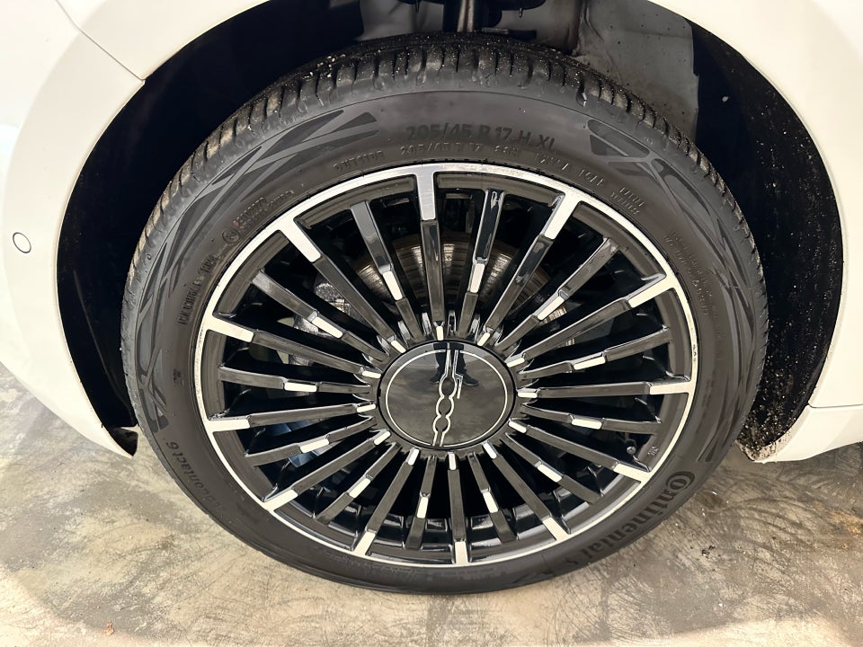 Fiat 500e 42 la Prima by Bocelli 3+1 4d