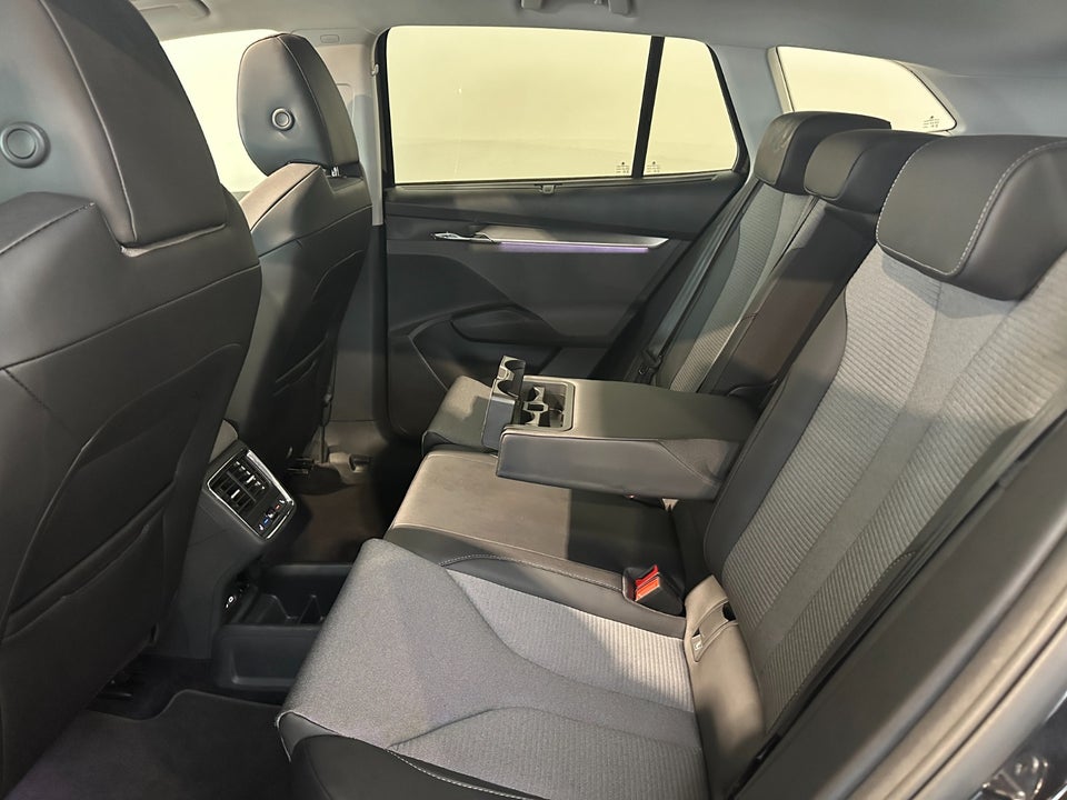 Skoda Enyaq 80 iV Loft 5d