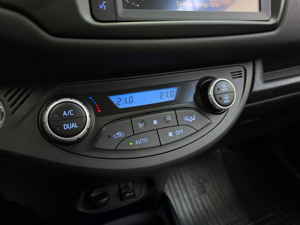 Toyota Yaris 1,5 Hybrid H3 Limited Smart e-CVT 5d