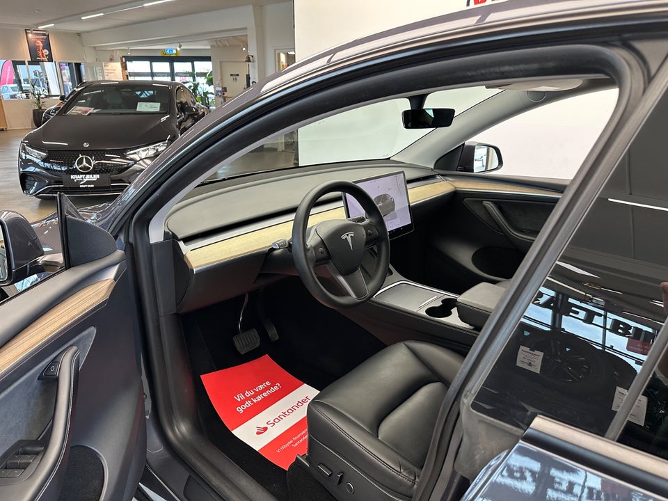 Tesla Model Y RWD 5d