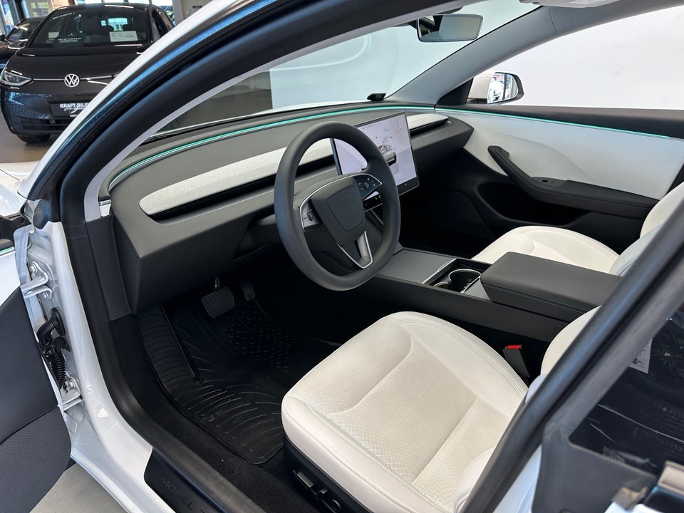 Tesla Model 3 RWD 4d