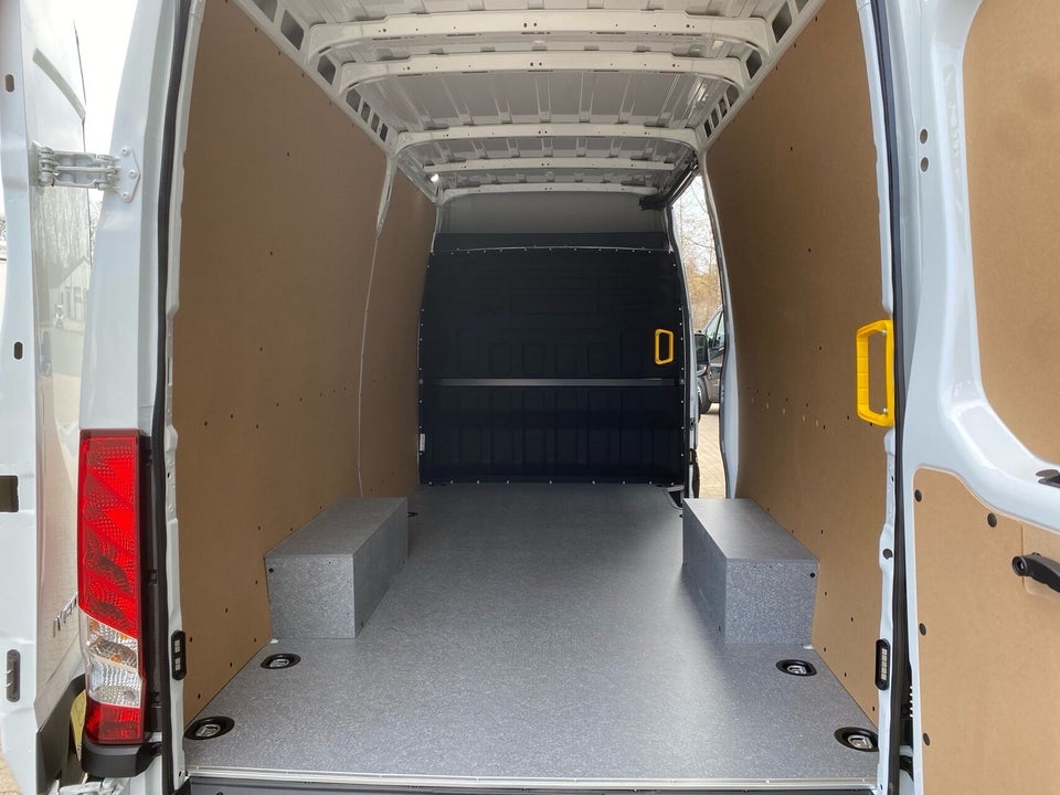 Iveco Daily 3,0 35S18 12m³ Van AG8