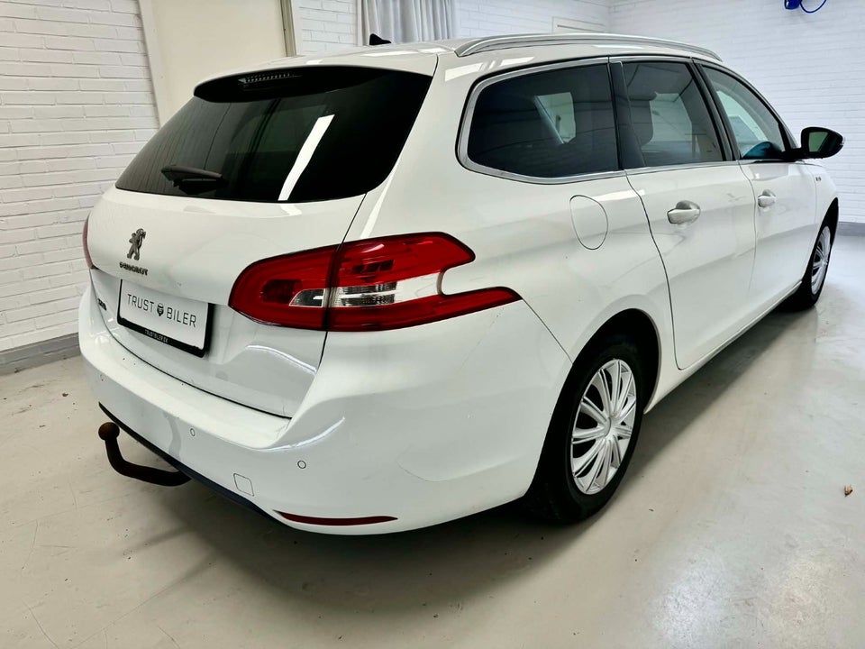 Peugeot 308 1,6 BlueHDi 120 Style SW 5d