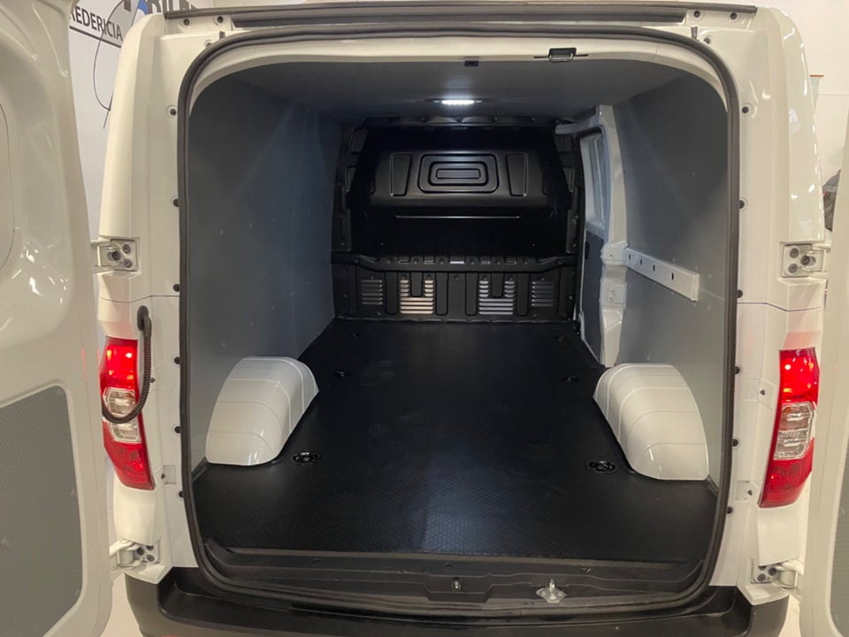 Maxus e-Deliver 3 50 Cargo Van LWB