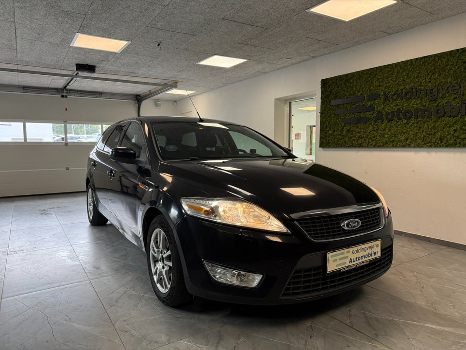 Ford Mondeo 2,0 145 Ambiente stc. 5d