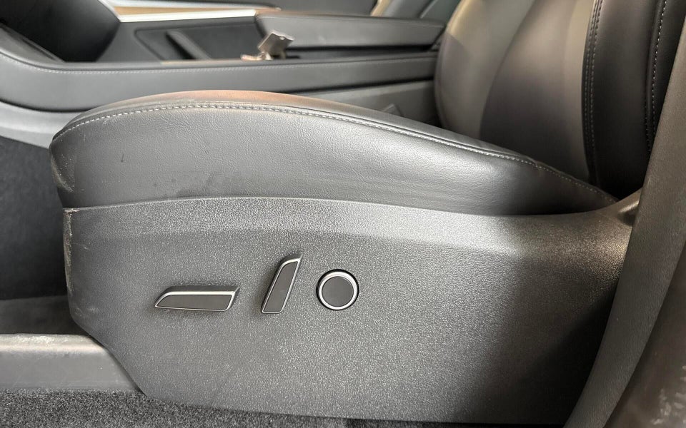 Tesla Model Y Long Range AWD 5d