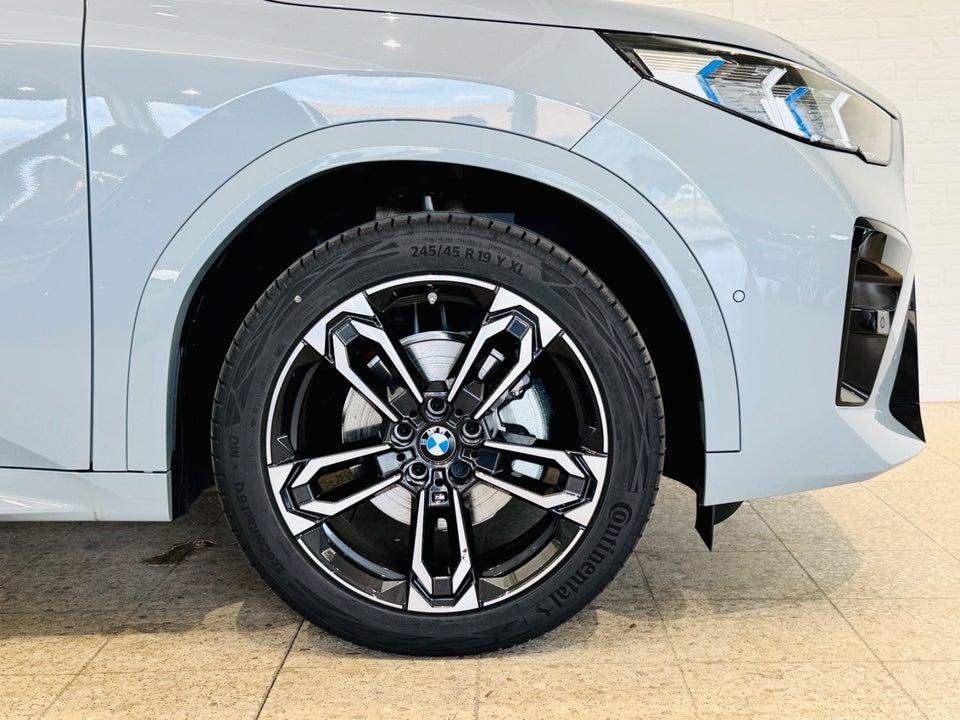 BMW iX2 eDrive20 Fully Charged 5d