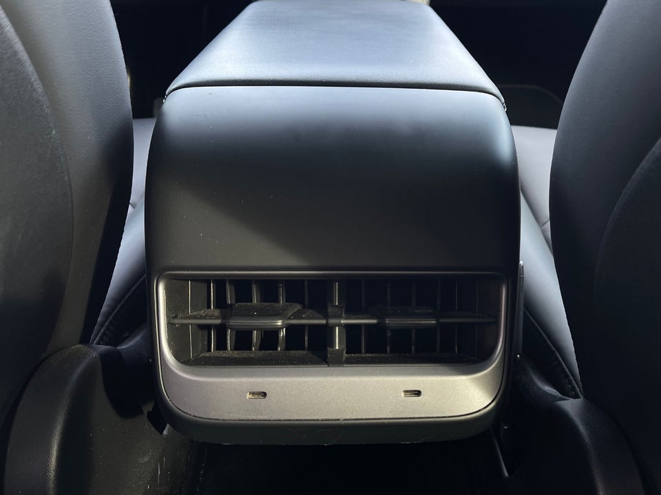 Tesla Model Y Long Range AWD 5d