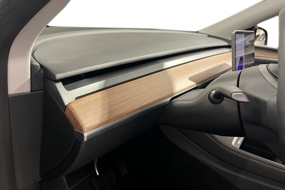 Tesla Model Y Long Range AWD 5d