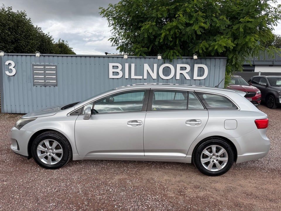 Toyota Avensis 1,6 VVT-i Limited stc. 5d