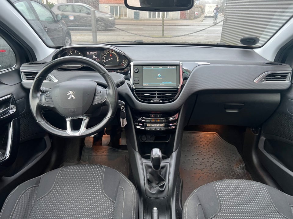 Peugeot 208 1,5 BlueHDi 100 Infinity Sky 5d