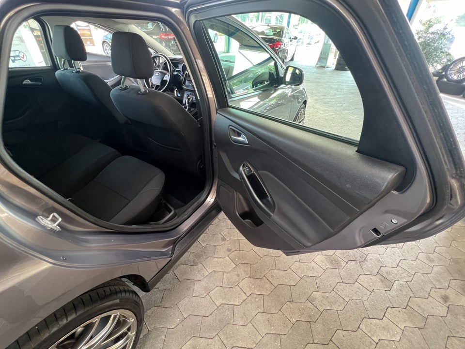 Ford Focus 1,0 SCTi 125 Business stc. aut. 5d