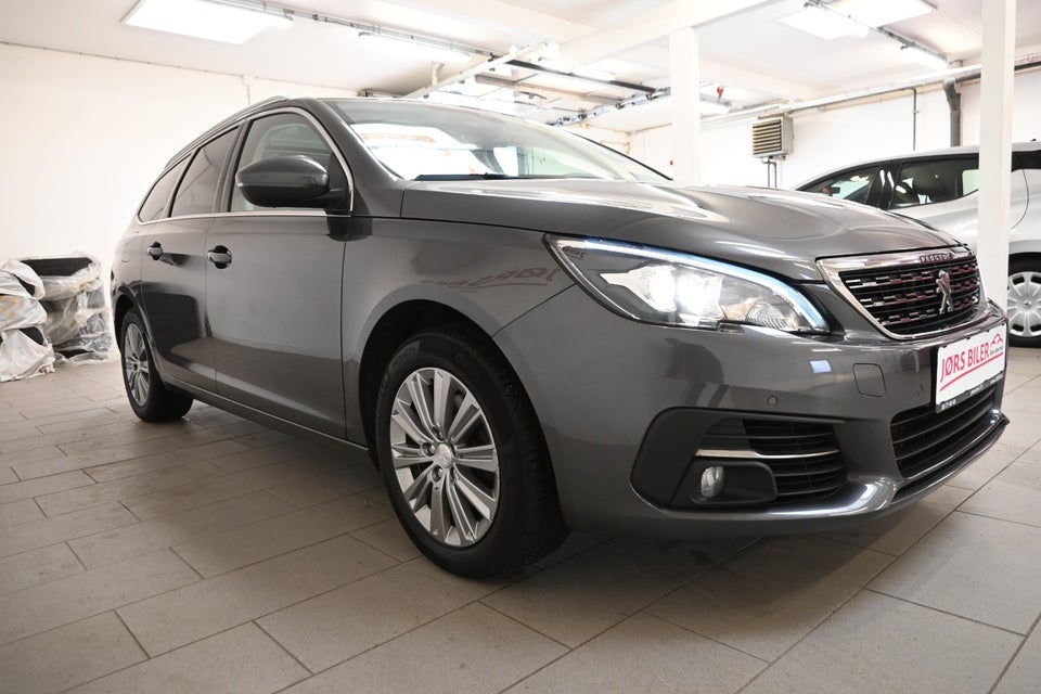 Peugeot 308 1,6 BlueHDi 120 Selection Sky SW 5d