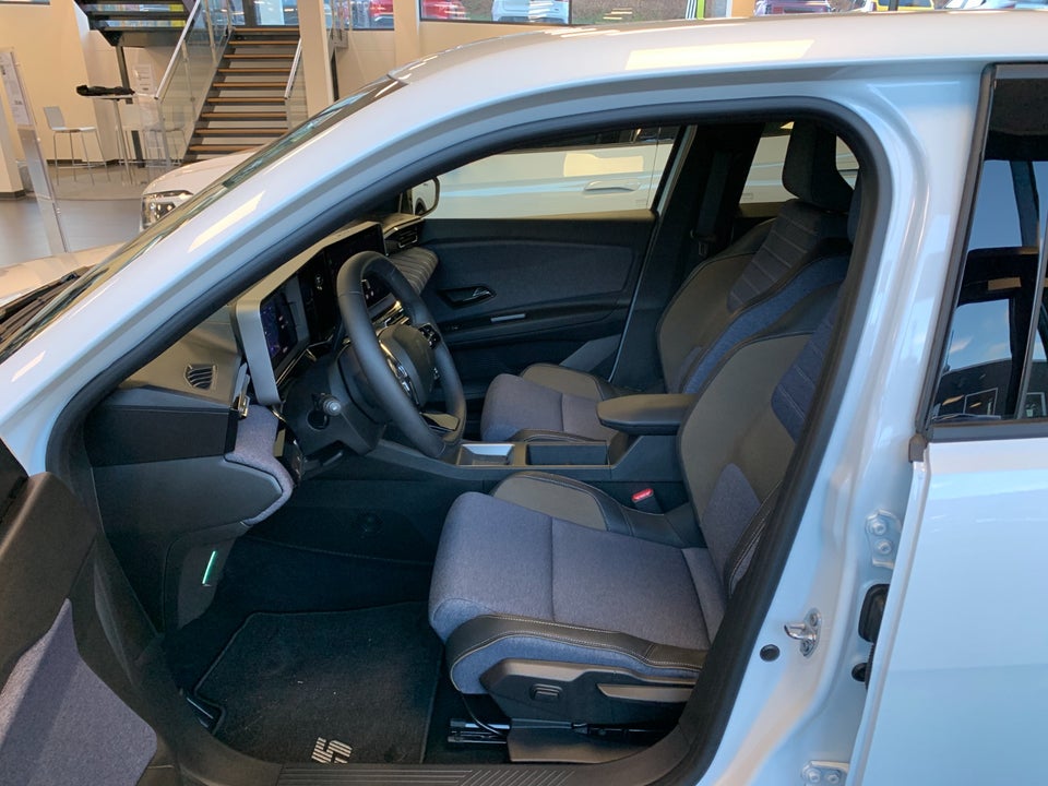 Renault 5 E-Tech 52 Techno 5d