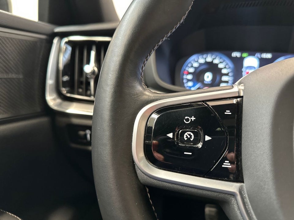 Volvo V60 2,0 T5 250 R-Design aut. 5d