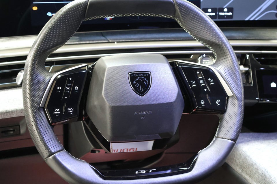 Peugeot e-3008 77 GT 5d