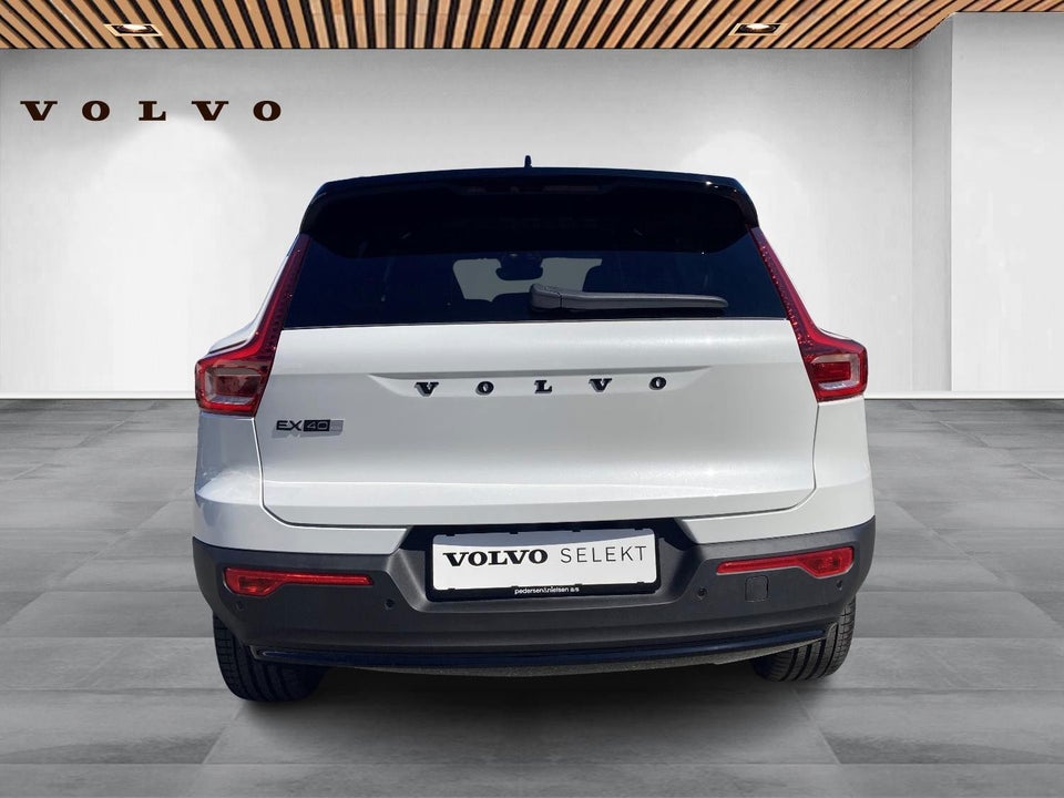 Volvo EX40 Extended Range Black Edition 5d