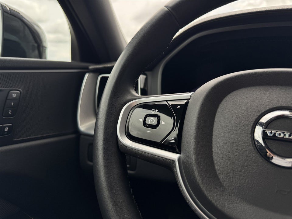 Volvo XC60 2,0 T6 ReCharge R-Design aut. AWD 5d