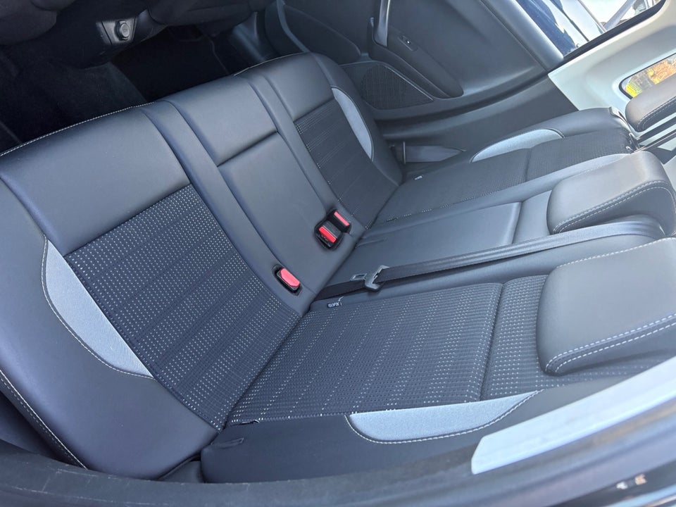 Peugeot 2008 1,6 BlueHDi 100 Allure 5d