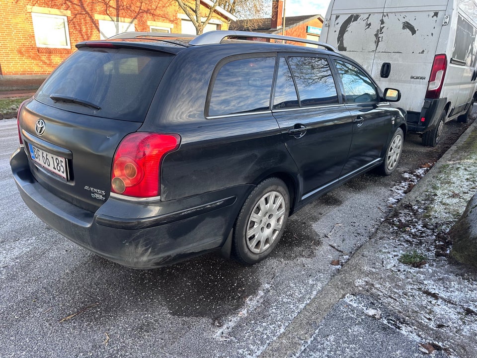 Toyota Avensis 2,2 D-CAT 177 Executive Sport stc. 5d