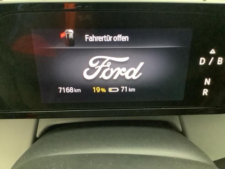 Ford Capri 77 Premium Extended Range 5d