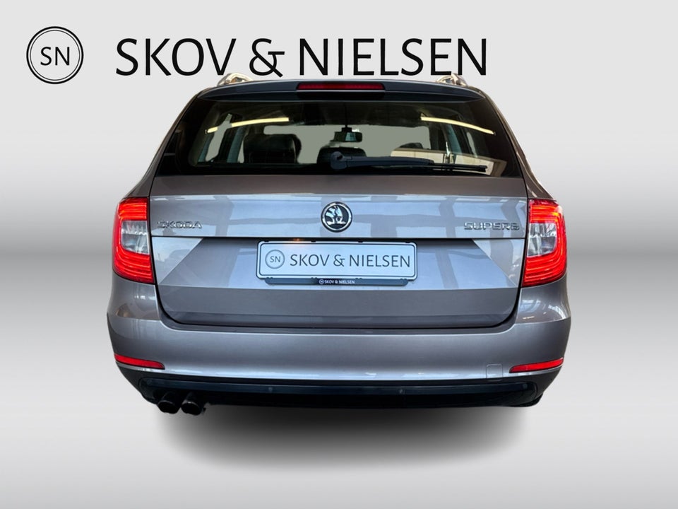 Skoda Superb 2,0 TDi 170 Elegance Combi DSG 5d