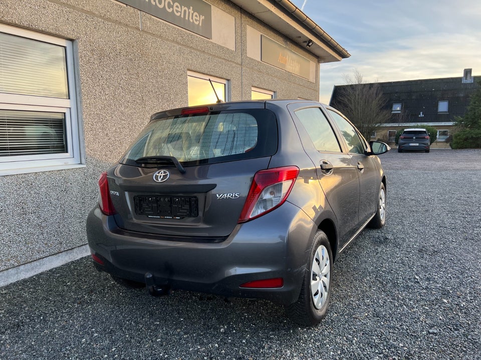 Toyota Yaris 1,0 VVT-i T1 5d