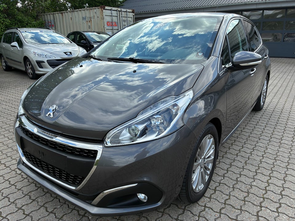 Peugeot 208 1,5 BlueHDi 100 Allure Sky 5d