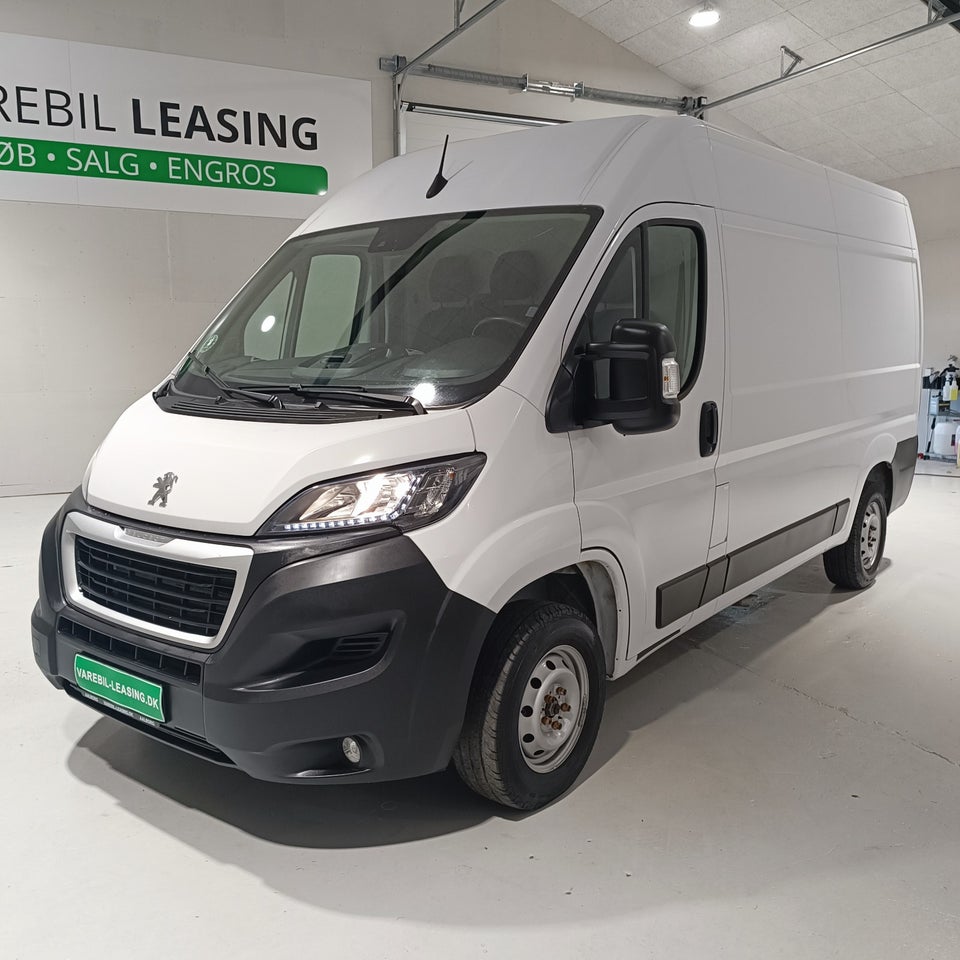 Peugeot Boxer 333 2,2 BlueHDi 140 L2H2 Premium