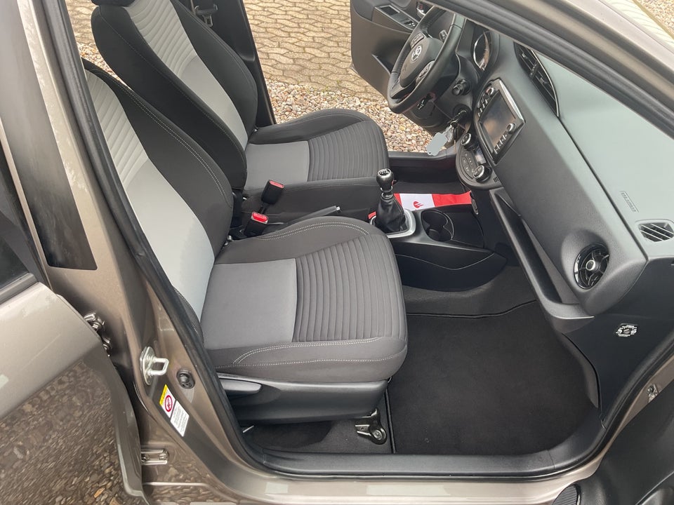 Toyota Yaris 1,5 VVT-iE T2 Premium 5d