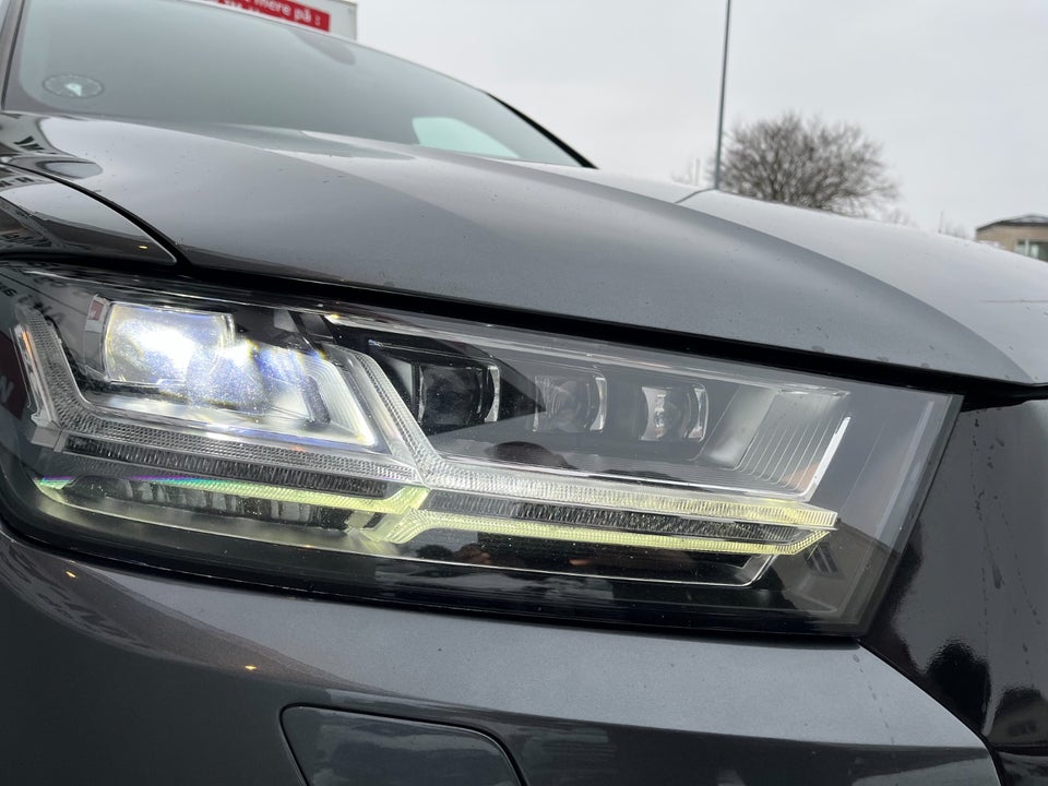 Audi Q7 3,0 TDi 272 S-line quattro Tiptr. 5d