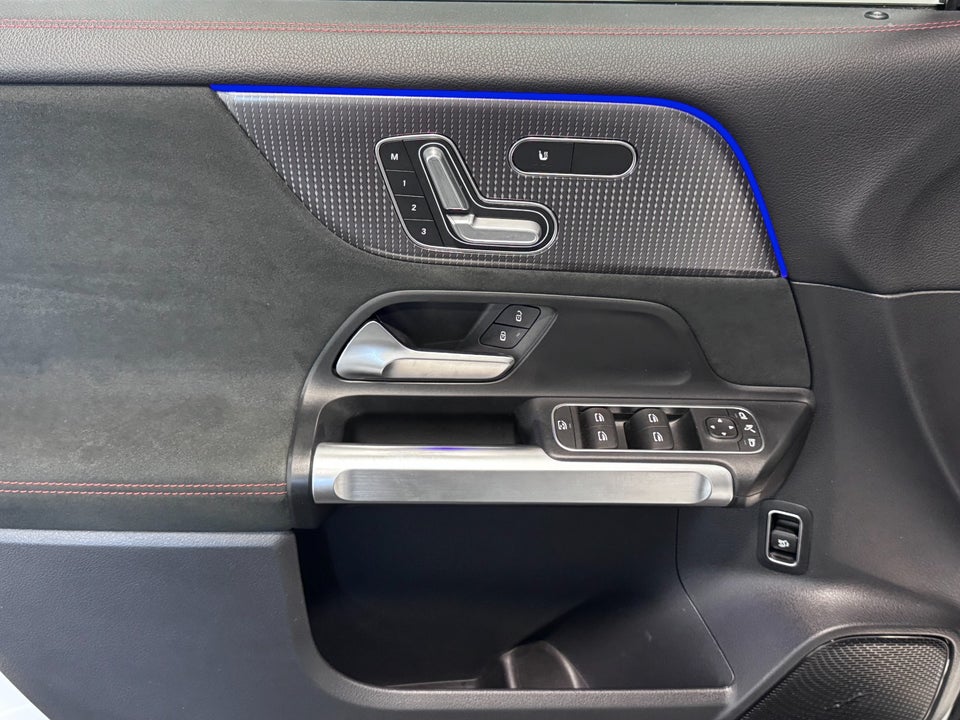 Mercedes EQB300 AMG Line 4Matic 5d
