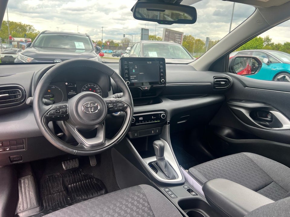 Toyota Yaris 1,5 Hybrid Active Tech e-CVT 5d