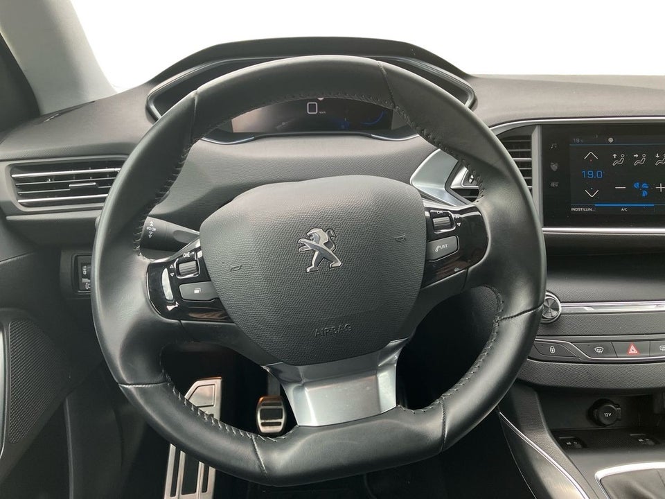 Peugeot 308 1,5 BlueHDi 130 Allure Pack 5d