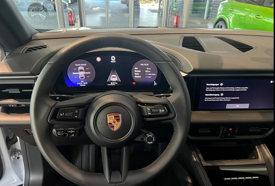 Porsche Macan 4 5d