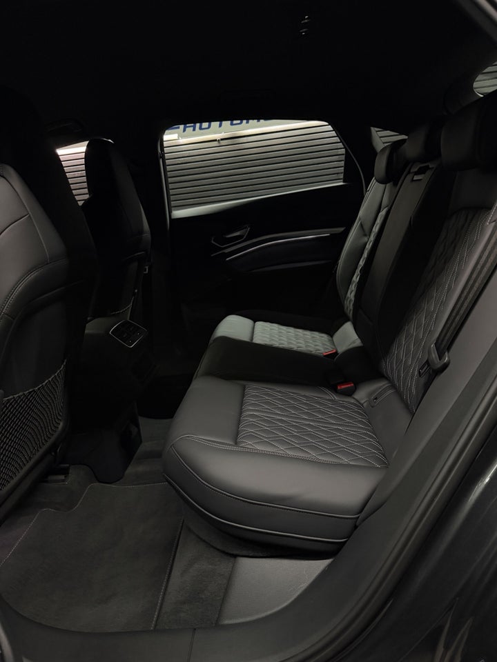Audi e-tron 55 S-line Sportback quattro 5d