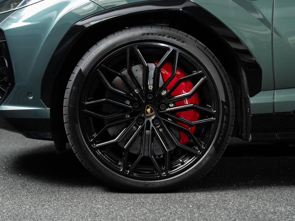 Lamborghini Urus 4,0 SE 5d